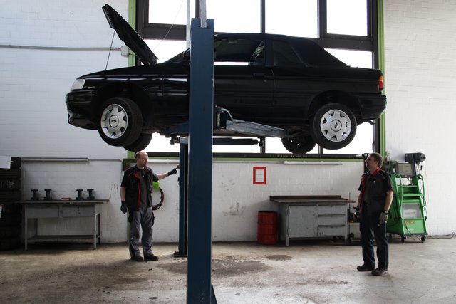 Die Mitarbeiter der GTÜ  führen jeden Tag die Hauptuntersuchung (TÜV) durch