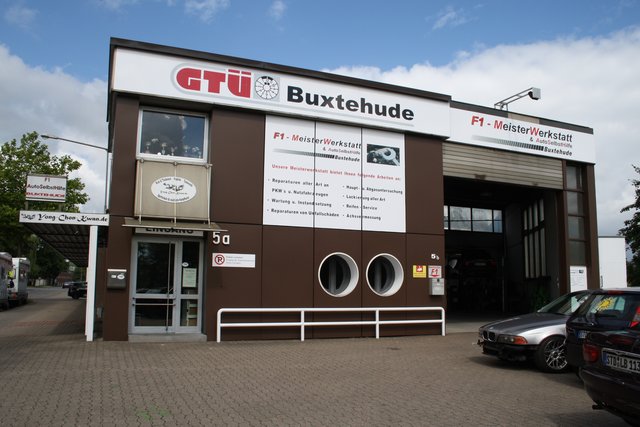 Seit 2009 heißt das Unternehmen "F1-Meister-Werkstatt & SelbstHilfe"