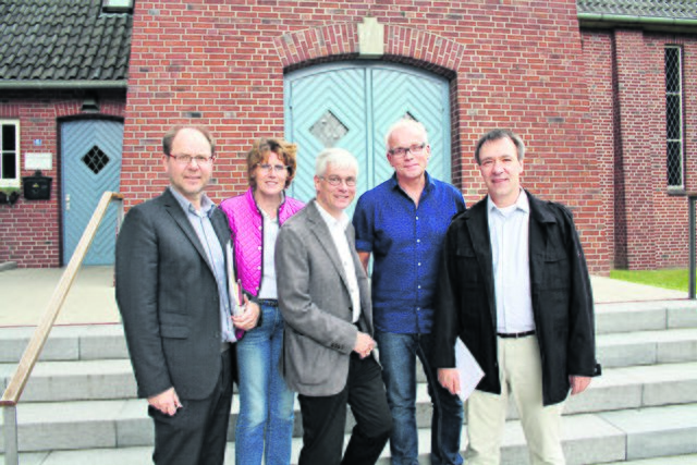 Haben gemeinsam am Weihnachtsmarkt-Konzept gefeilt (v. li.): Pastor Peter M. Schwarz, Silke Lührs (Kirchenvorstand), Pastor Bernd Abesser, Peter Arning und Frank Hövelmann (Schriftführer MGM)