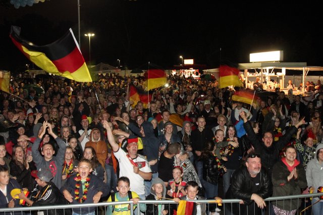 Beste Stimmung herrschte beim Public Viewing von Edeka Meyer in Hittfeld | Foto: oh