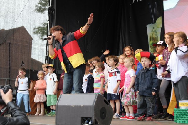 Schlagerstar Pascal Krieger heizte den Fans ebenso ein... | Foto: oh
