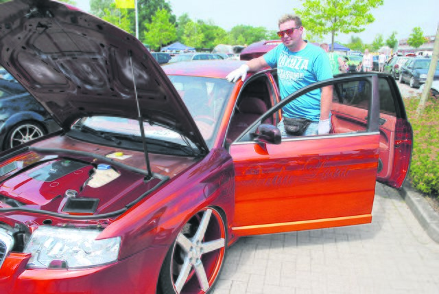 Unglaubliche Autos wurden präsentiert: René Donner mit seinem Skoda Superb, der den Sammler-Wert eines Einfamilienhauses hat ...