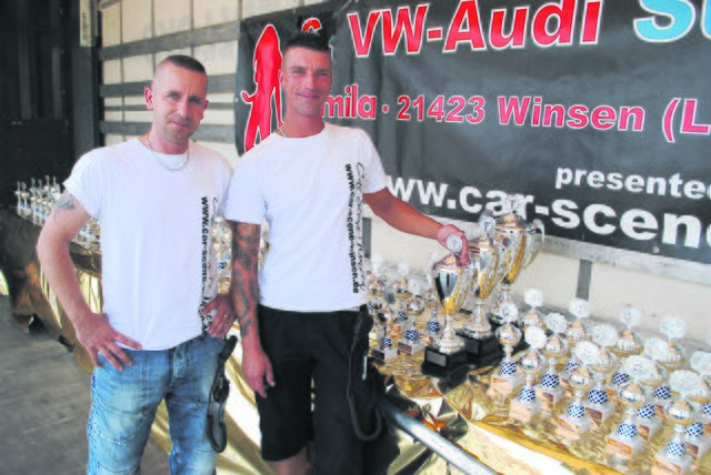 Sind mehr als zufrieden: Andy Zibell und Dennis Dobberkau (re.)