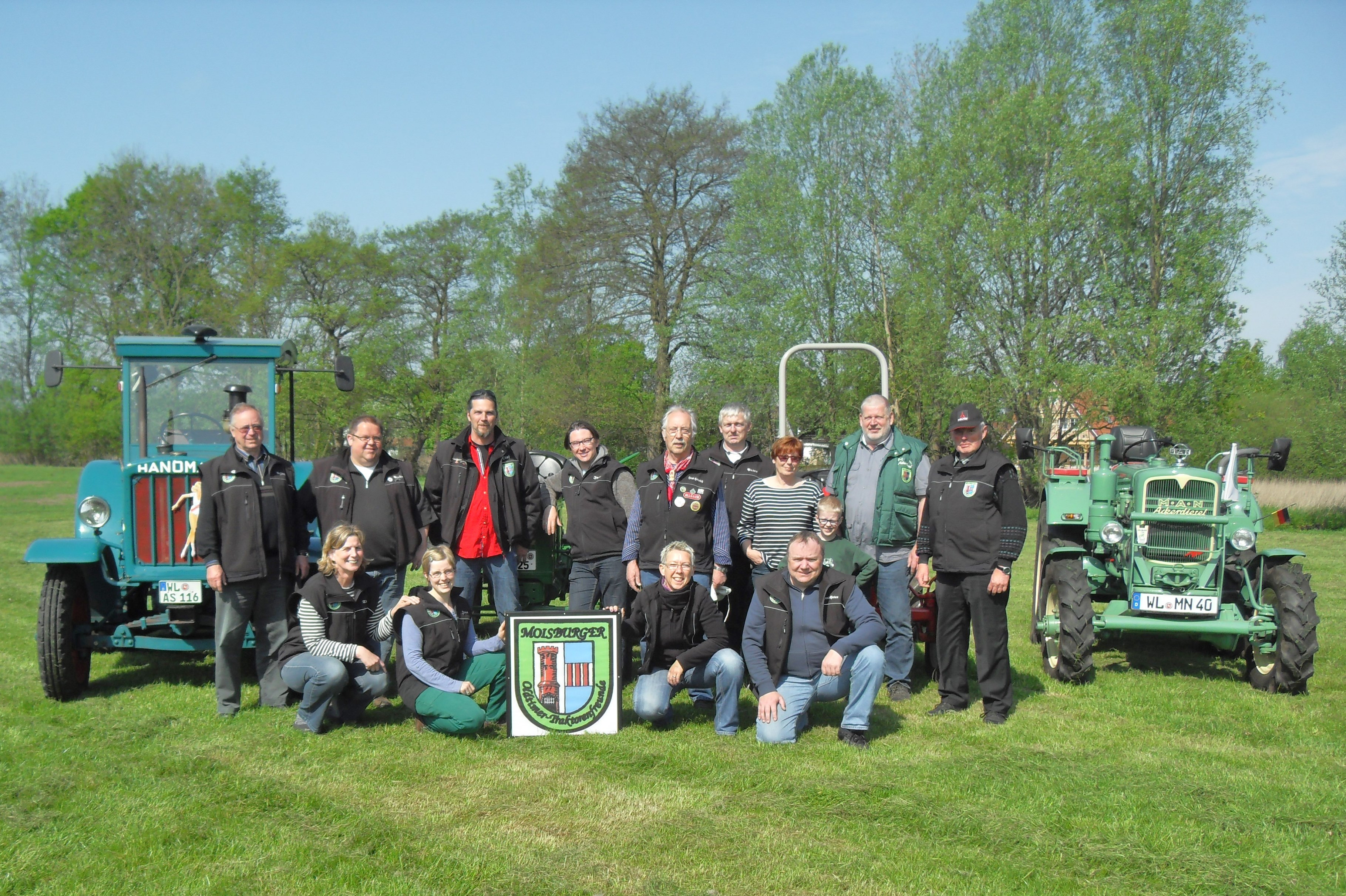 Waren dabei (hintere Reihe v. li.): Siggi Huth, Stefan Allers, Olaf Strege, Jabo Ingerowski, Heiner Johannsen, Peter Rieck, Liane und Hans-Peter Blank und Ludwig Holst sowie (vordere Reihe v. li.) Tanja Allers, Jana Ingerowski, Tina Strege und Klaus Peter Krugmeier
