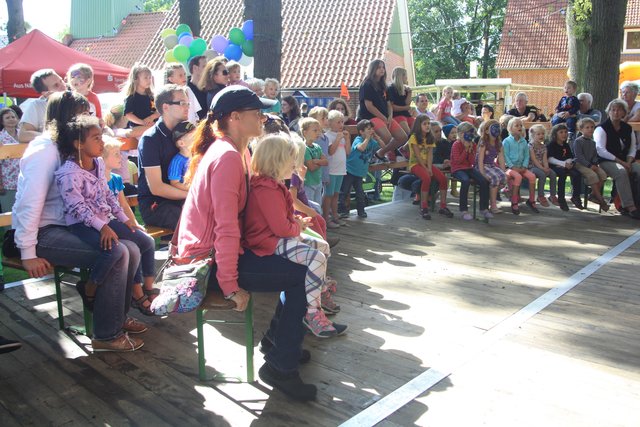 Das Kasper-Theater der Feuerwehr kam bei den Kindern sehr gut an