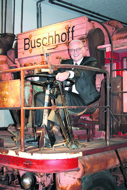 Immer für ein gutes Foto zu haben - Landrat Bordt im Kiekeberg-Museum | Foto: mi