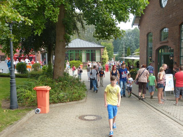 Rund 5.500 Besucher kamen tagsüber zum Jubiläumsfest der Stadtwerke | Foto: Alexandra Bisping