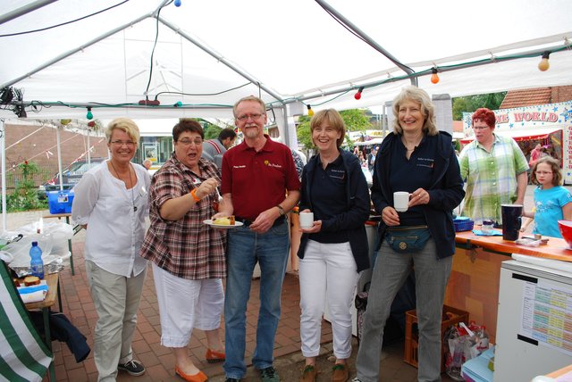 Machen gemeinsame Sache (v. li.): Frauke Manzke und Ute Renken von der Diakonie, Peter Wodilla von der St. Paulus-Kirchengemeinde sowie Susanne Oetzmann-Groß und Margret Inselmann von der St. Johannis-Kirchengemeinde