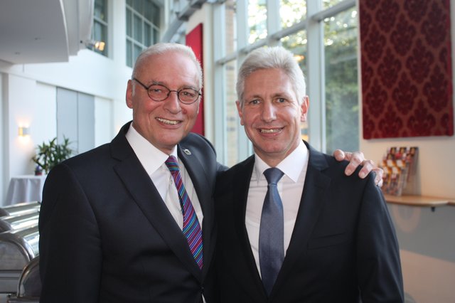 Joachim Bordt (li.) und sein Nachfolger als Landrat, Rainer Rempe