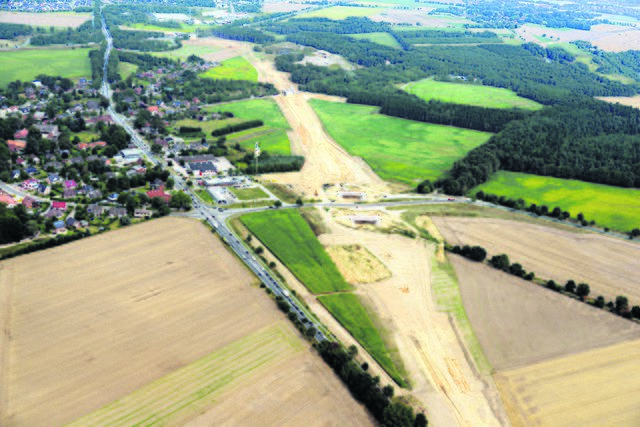 Mit Hilfe eines Luftbildes wollen die Befürworter verdeutlichen, dass die Auswirkungen des Werbe-Pylons nicht dramatisch wären | Foto: archiv