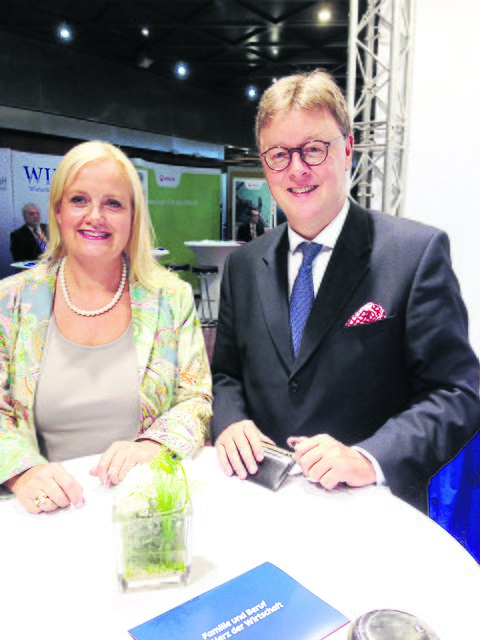 Martina Oertzen nahm die Glückwünsche von Michael Grosse-Brömer entgegen | Foto: oh