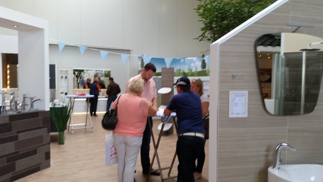 Kunden informierten sich über Bad-Trends | Foto: oh