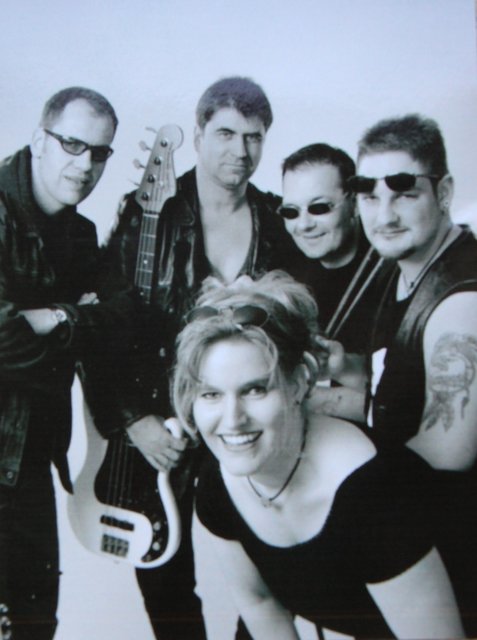 Andrea Richter im Jahr 2002 mit "City Rock" (v. li.): Andreas Tigges, Michael Zabel, Marc Hüttenrauch und Marcel Borgwardt | Foto: Archiv