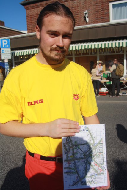 Andreas Urbat von der DLRG-Ortsgruppe Tostedt hatte alles im Griff