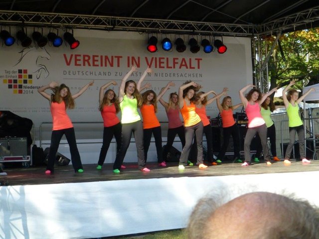 Auf der Bühne des Landessportbundes in Hannover: die Tanzgemeinschaft TSV Auetal/TAF Salzhausen | Foto: oh