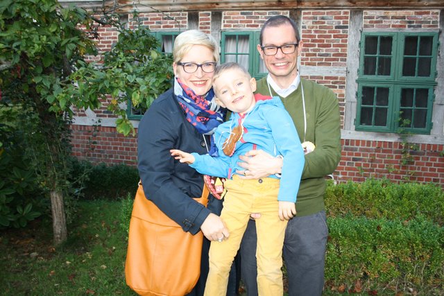 Familie Much (v. li.): Gesine Rommel-Much, Klaas und Thomas Much . Die drei sind als Familie das 10.000 Mitglied des Fördervereins