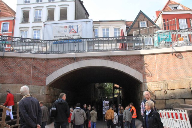 Auf der Hudebrücke stehen Häuser, das machte die Sanierung kompliziert