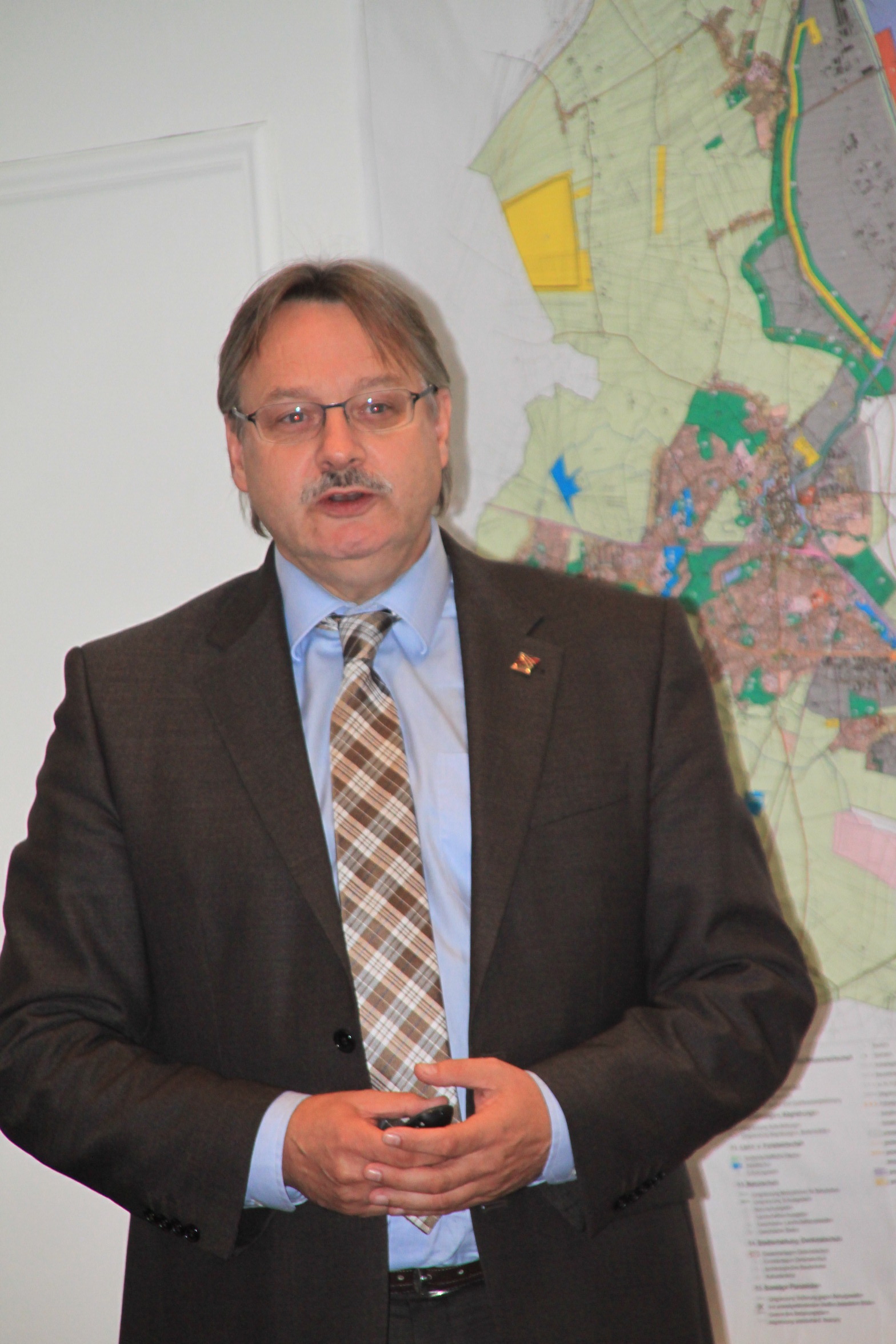 Stades Wirtschaftsförderer Thomas Friedrichs präsentierte die Umfrageergebnisse