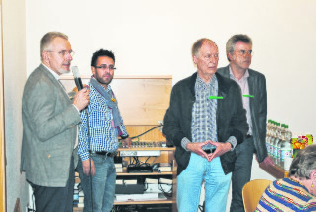 Bei der Begrüßung der Café-Gäste (v. li.): Hans-Joachim Abegg, Salem Haddouda-Schwenk, Klaus Boenert und Winfried Thumser