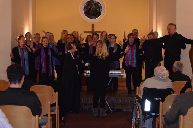 Der Gospelchor "Fly-Hill-Gospelsingers" untermalte die Veranstaltung musikalisch