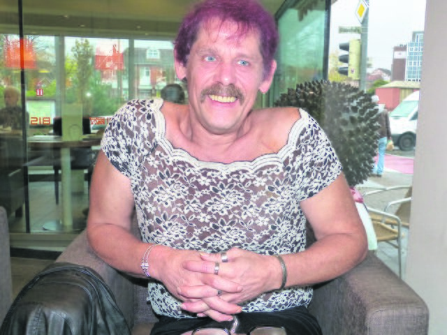 Heute mal in Spitze - Rudi Neumanns Kleiderschrank gibt viel her