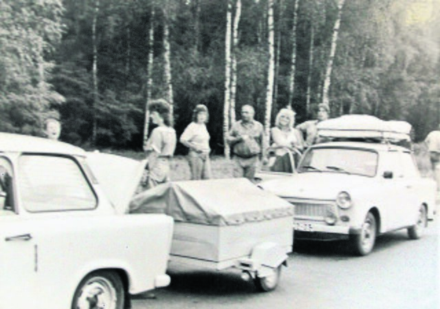 Mit dem Trabbi in den Familienurlaub: Martina und Thomas Baars (re.) | Foto: archiv