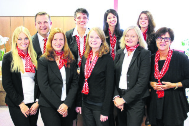 Filialleiter Ralf Rappsilber und das Team der Sparkasse 
Harburg-Buxtehude in Neu Wulmstorf. Auf dem Foto fehlt Nadine Köhler | Foto: oh