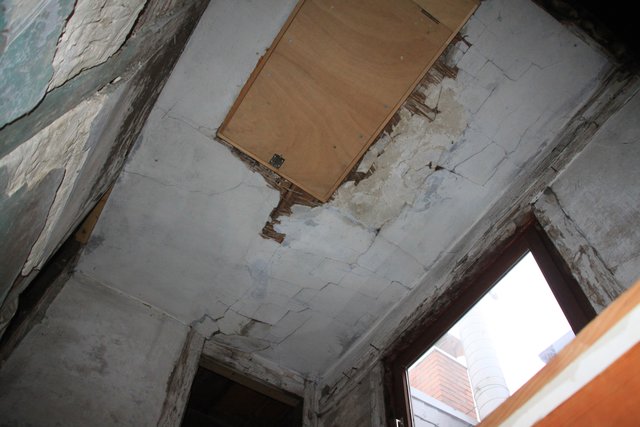 In dem Haus sind verschiedene Materialien verbaut