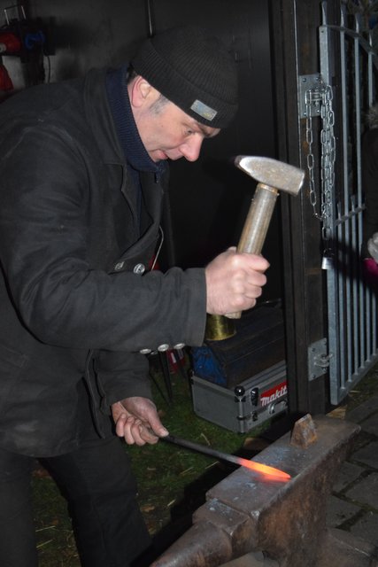 Metallbaumeister Jan Jürgens schmiedete das heiße Eisen