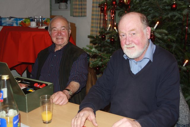 Giuseppe De Nittis (li.) und Rolf Bösehans bildeten ein starkes Kassen-Duo beim Kuchenbüfett