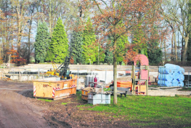 Der Boden für neuen Badespaß ist bereitet: Die Bauarbeitung laufen in Salzhausen auf Hochtouren