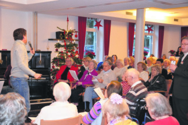 Die Bewohner des Kursana Domizil Buchholz sangen die Lieder mit