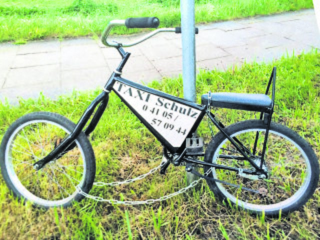 Dieser Werbeträger wurde in Hittfeld gestohlen | Foto: Taxi Schulz