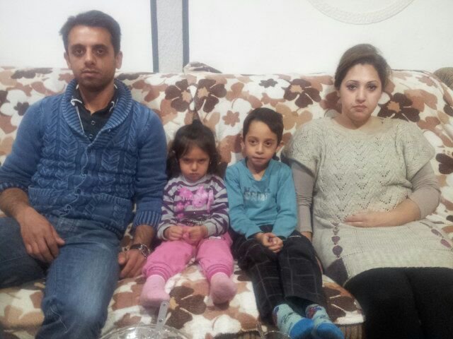 Gani Fazlijaj, seine Frau Sultane Bajrami und die Kinder Ilias (5) und Alma (3) erleben jetzt das zweite Weihnachtsfest fern ihrer Familie