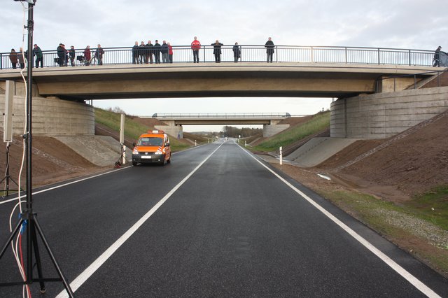 Blick Richtung Norden: Auf diesem Streckenteil ist Tempo 100 erlaubt
