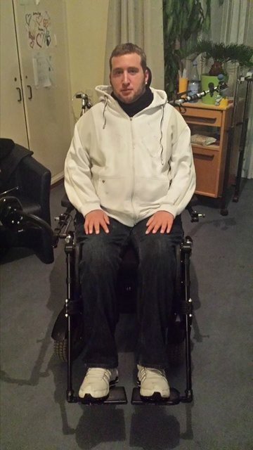 Christian Stern in seinem Elektrorollstuhl