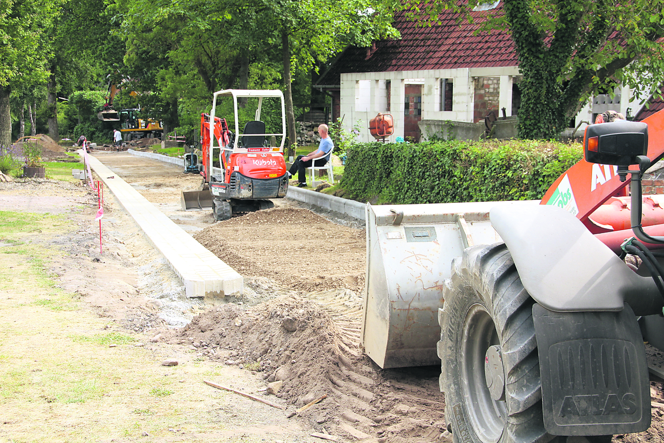 Trotz des Protestes wurde die Sanierung der Straße fortgeführt