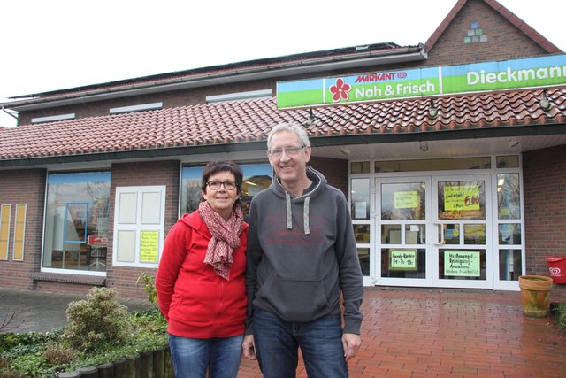 Kaufleute mit Leib und Seele: Renate und Rolf Dieckmann vor ihrem Laden