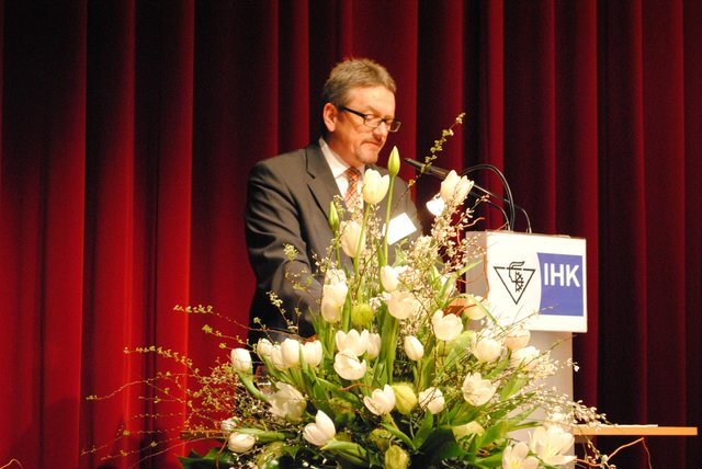 Bernd Lütjen, Landrat des Landkreises Osterholz, wies auf die schwierigen Aufgaben der Kommunen bei der Flüchtlingsunterbringung hin