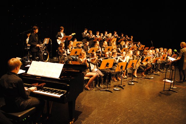 Die Bigbands des Athenaeums und des Vincent-Lübeck-Gymnasiums erhielten großen Applaus