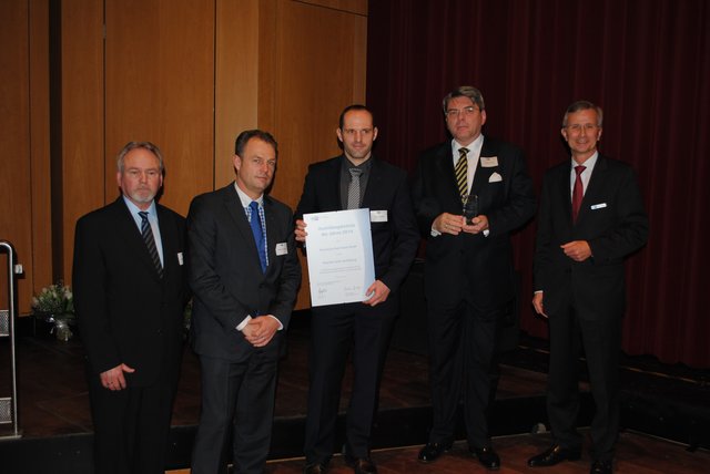 Ausbildungsbetrieb des Jahres wurde die Aluminium Oxid Stade in Bützfleth. Das Unternehmen bemüht sich in besonders ausgeprägter Form um die Qualifizierung von Nachwuchskräften