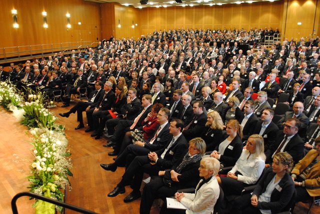 Das Stadeum ist bis auf den letzten Platz gefüllt