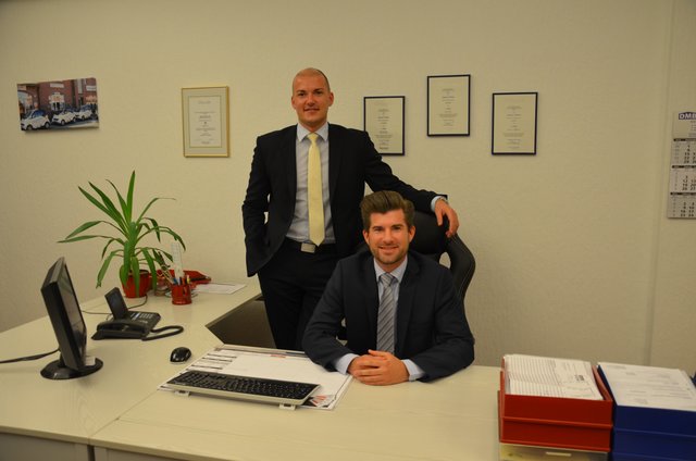 Dennis (li.) und Jan Rokitta von der Agentur Rokitta in Sprötze