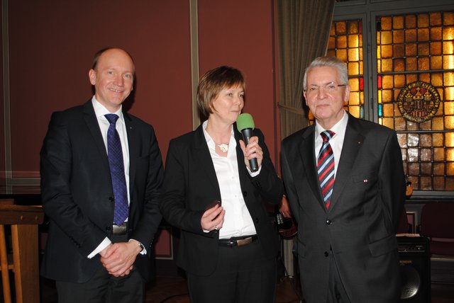Stades Bürgermeistern Silvia Nieber mit den beiden Festrednern Dr. Thomas Kück (li.) und Hans-Peter Fitschen
