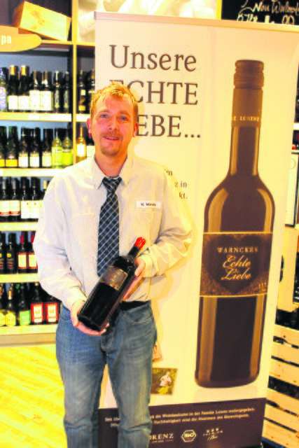 Ein Wein-Experte: der zukünftige Marktleiter Felix Schütte