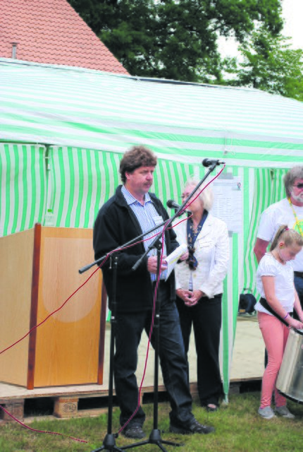 Bernhard Lenz und Jeannette Jacob beim ersten Dorffest