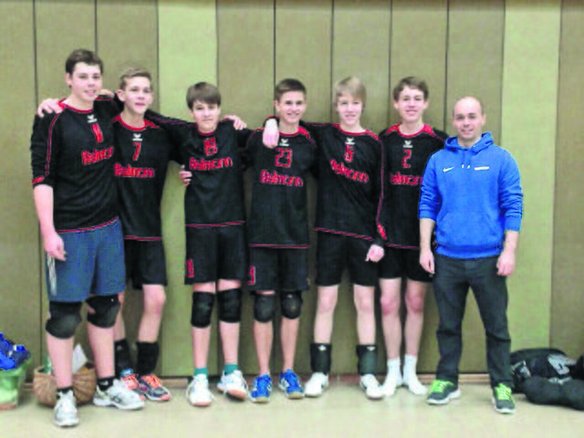 Die Volleyballer: (v. li.) Ole Pattberg, Simon van Vianen, David Hermanns, Moritz Liebold, Cedric Wittgrefe, Anton Stapmanns und Trainer Yannick Voorwold