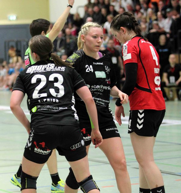 Nicole Steinfurth (Mitte) steuerte ebenso acht Treffer zum Sieg bei