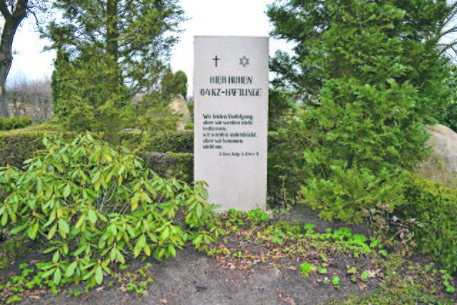 Das Mahnmal auf dem Handeloher Friedhof, mit dem der getöteten und verstorbenen 64 KZ-Häftlinge gedacht wird
