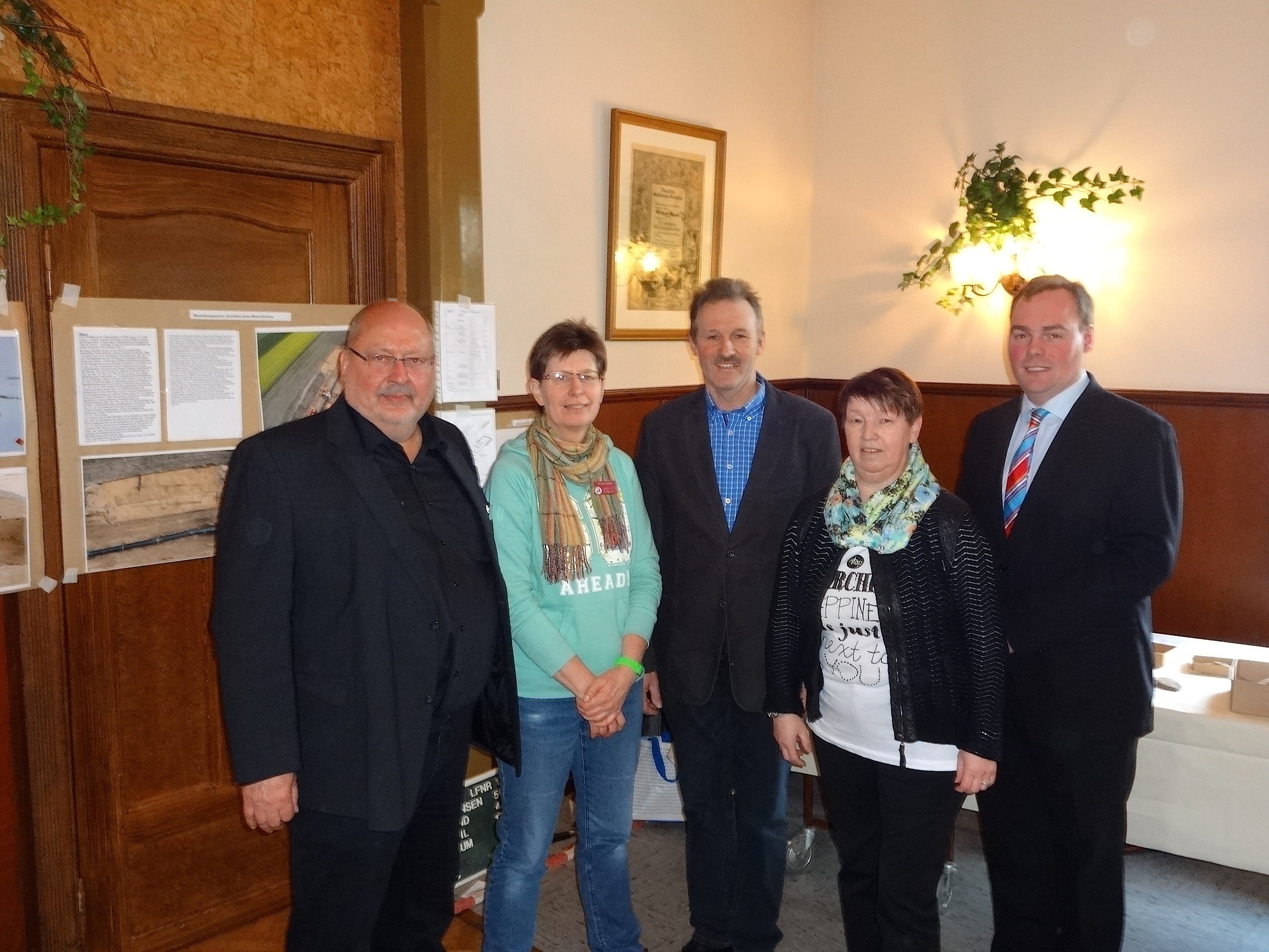 Freuten sich über den Erfolg der Versammlung (v. li.): Thomas Knoche, Christa Sallam, CDU-Ratsherr Heinrich Wörmer, Regina Schaefer und André Wiese